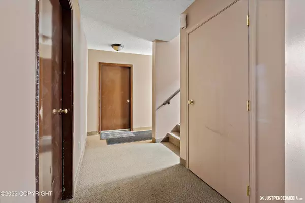 16929 Coronado ST, Eagle River, AK 99577