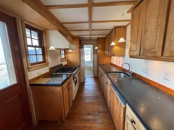 48 Springs Road, Bedford, MA 01730