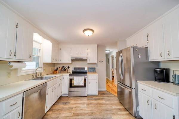 8 Spinnaker Street, Sandwich, MA 02563