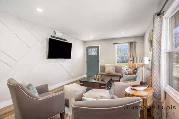 247 43rd SE Street, Kentwood, MI 49548