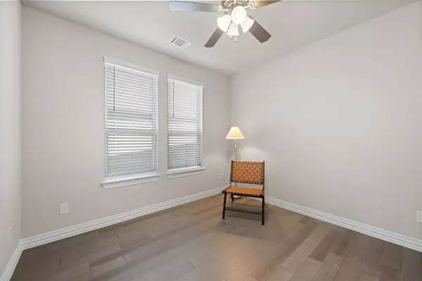 924 Capella Lane, Mansfield, TX 76063