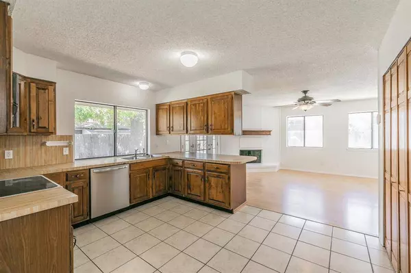 3020 Oakridge Drive, Bedford, TX 76021