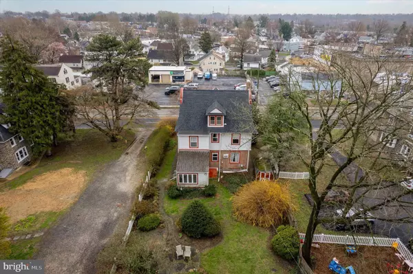 108 E TOWNSHIP LINE RD, Havertown, PA 19083