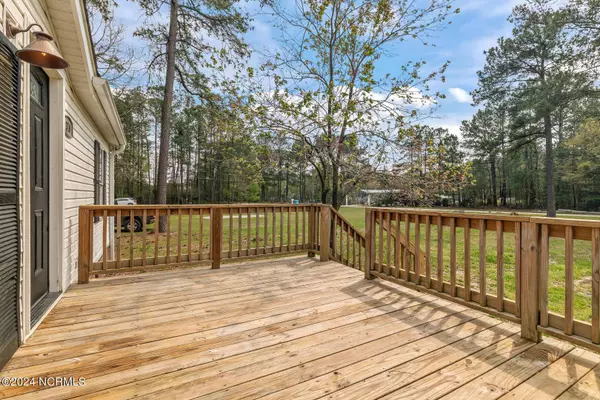 310 Hinson Lane, Richlands, NC 28574