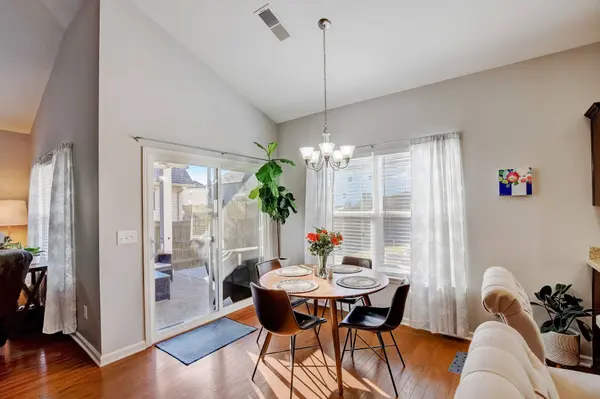 245 Jocelyn Dr, Cottontown, TN 37048