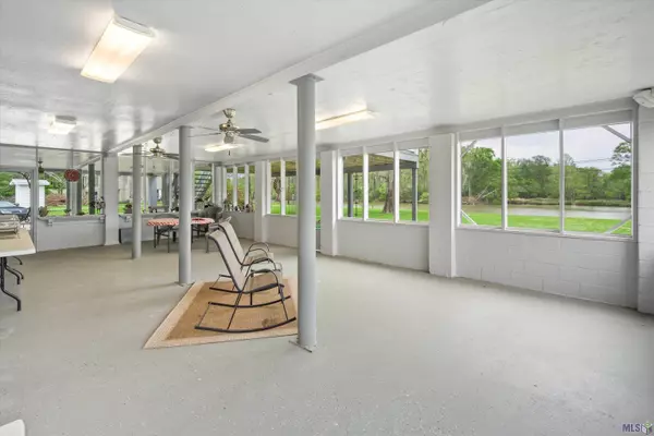 18440 RAVENWOOD DR, Prairieville, LA 70769