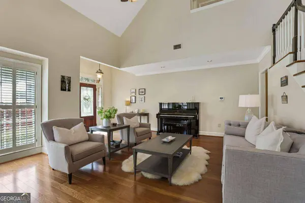 4481 Dobbs XING, Marietta, GA 30068