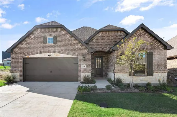 924 Capella Lane, Mansfield, TX 76063