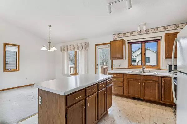 9448 Harkness CT S, Cottage Grove, MN 55016