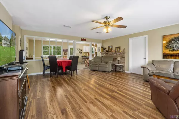 18440 RAVENWOOD DR, Prairieville, LA 70769