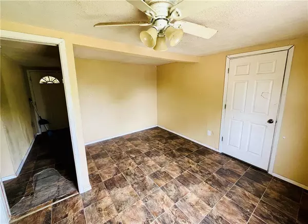 611 E Theodora ST, San Diego, TX 78384