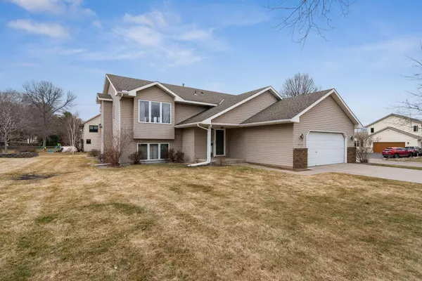 9448 Harkness CT S, Cottage Grove, MN 55016