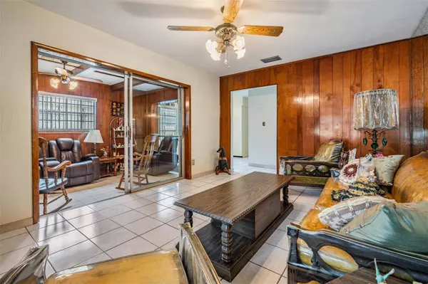 3008 W TAMPA BAY BLVD, Tampa, FL 33607