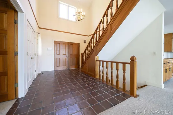 7675 Timber Bluff SE Road, Ada, MI 49301