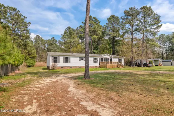 310 Hinson Lane, Richlands, NC 28574