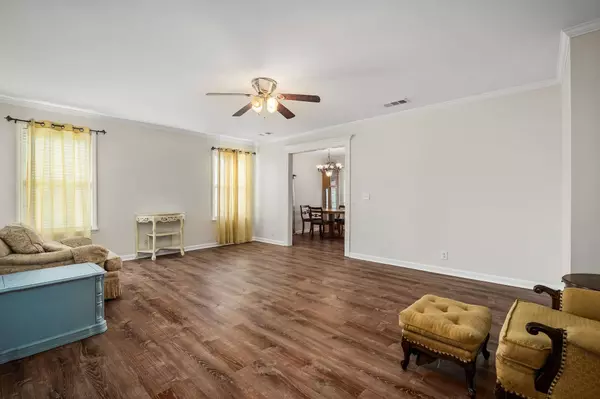 321 Biltmore Cir, Murfreesboro, TN 37128