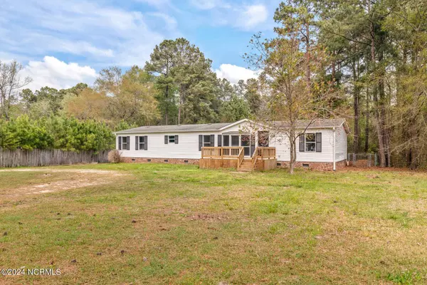 310 Hinson Lane, Richlands, NC 28574