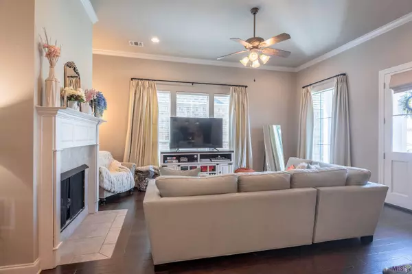 8020 VALENCIA CT, Baton Rouge, LA 70820