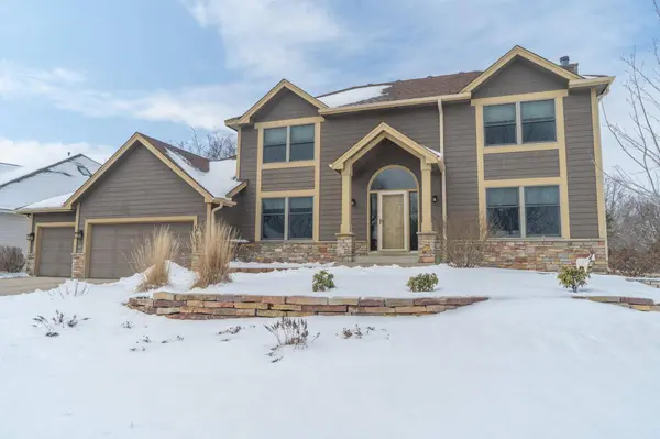 1175 Ashley LN, Mahtomedi, MN 55115