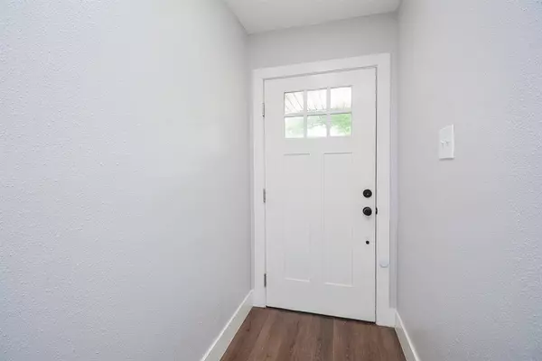 9918 Stonemont RD, La Porte, TX 77571