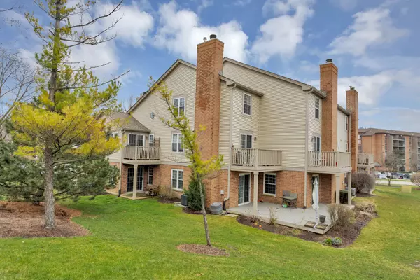 1750 Sleepy Hollow CT #7, Schaumburg, IL 60195