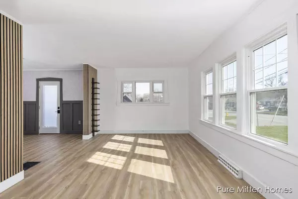 2941 Coit NE Avenue, Grand Rapids, MI 49505