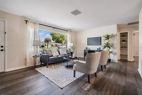 39024 MANOR DR, Zephyrhills, FL 33542