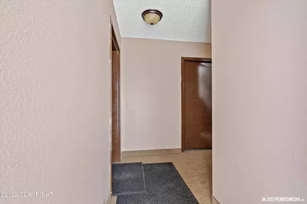 16929 Coronado ST, Eagle River, AK 99577