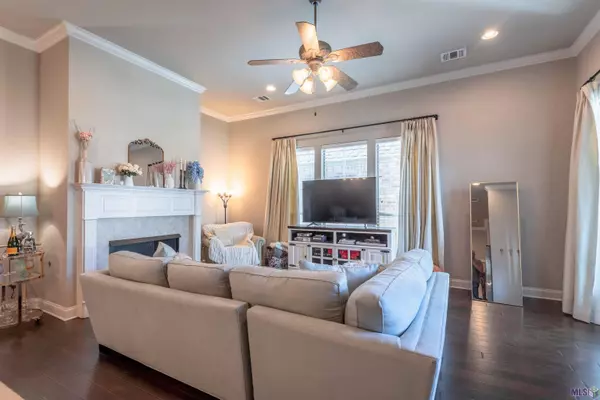 8020 VALENCIA CT, Baton Rouge, LA 70820