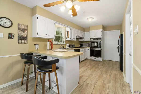 18440 RAVENWOOD DR, Prairieville, LA 70769