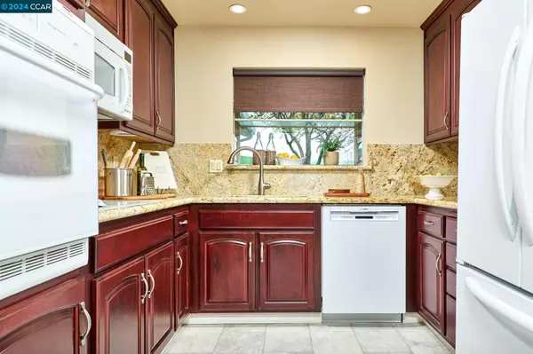 9 Cedarbrook Pl, Pittsburg, CA 94565