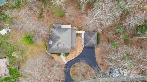 144 Rabbit Ridge RD, Fletcher, NC 28732