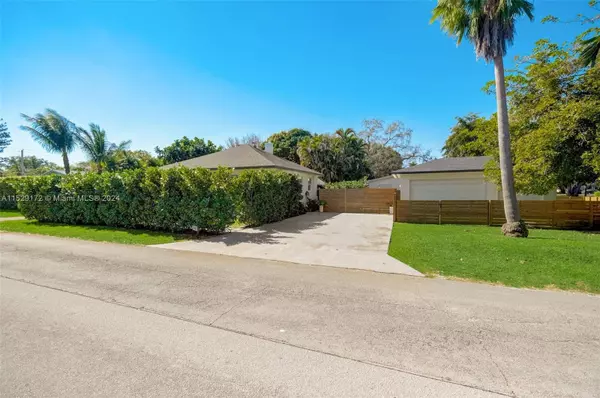 11948 NE 9th Ave, Biscayne Park, FL 33161