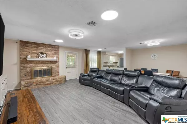 1405 Alford DR, Hillsboro, TX 76645