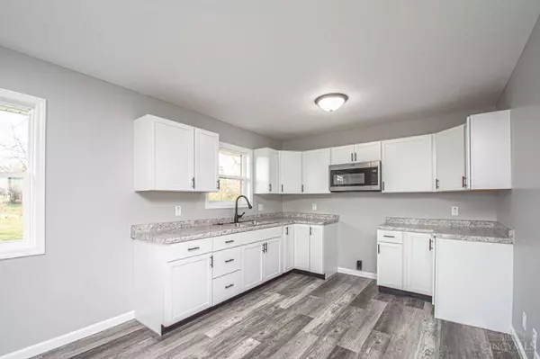 311 E South St, Gratis, OH 45304