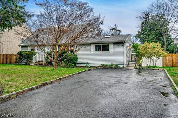 20 Mcpherson Ave, Metuchen Boro, NJ 08840