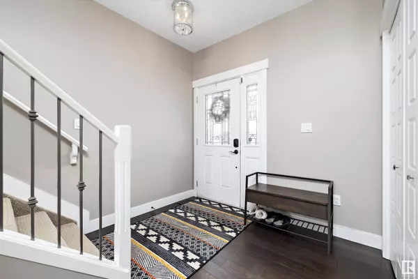 245 ALBANY DR NW, Edmonton, AB T6V 0L4