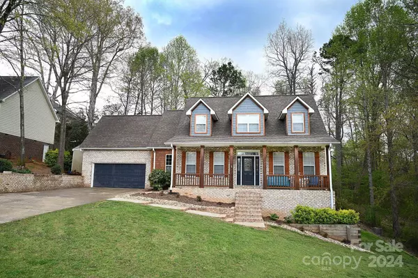 1040 38th AVE NE, Hickory, NC 28601