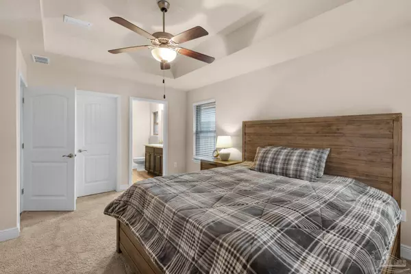 4451 Winona Dr, Pace, FL 32571