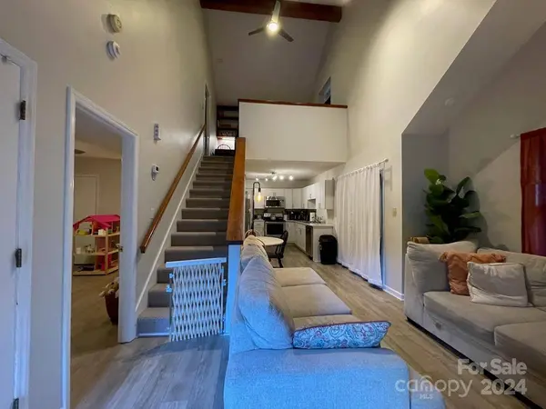 249 5th AVE NE #9 & 9A, Hickory, NC 28601