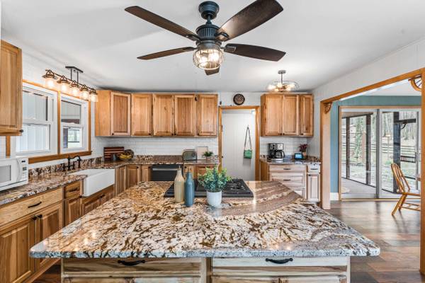 433 E Maitland Ln, New Castle, PA 16105