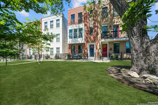 130 Swiss St #201 UNIT 201, San Antonio, TX 78202