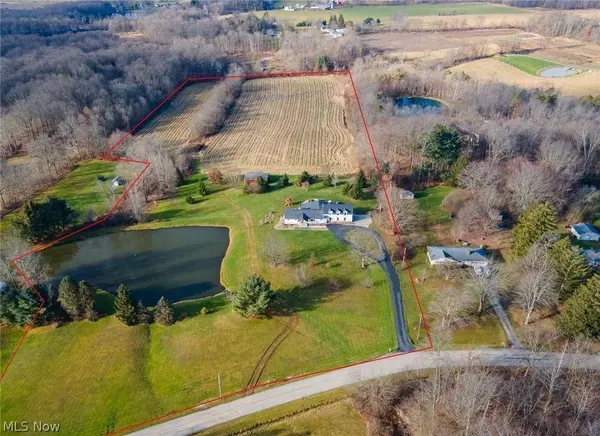 9452 Knauf RD, Canfield, OH 44406