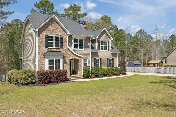 211 Dresden Lane, Whispering Pines, NC 28327