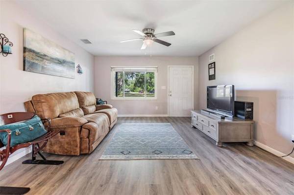 402 FAITHWAY DR, Seffner, FL 33584