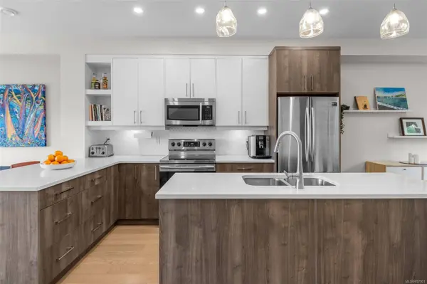 618 Lampson St #10, Esquimalt, BC V9A 6A1