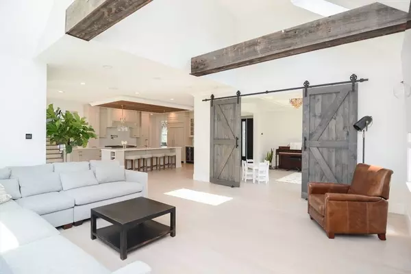 62 Dawson Dr, Needham, MA 02492