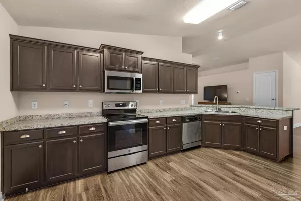 4451 Winona Dr, Pace, FL 32571