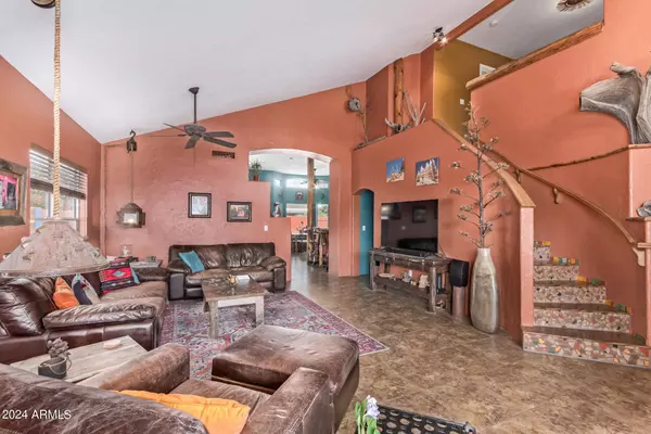 5047 E DIAMOND Avenue, Mesa, AZ 85206