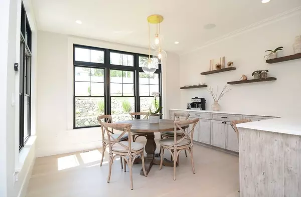 62 Dawson Dr, Needham, MA 02492